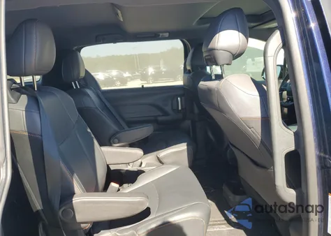 2021 Toyota Sienna Xse z USA, uszkodzony, nr VIN 5TDXSKFC3MS012992